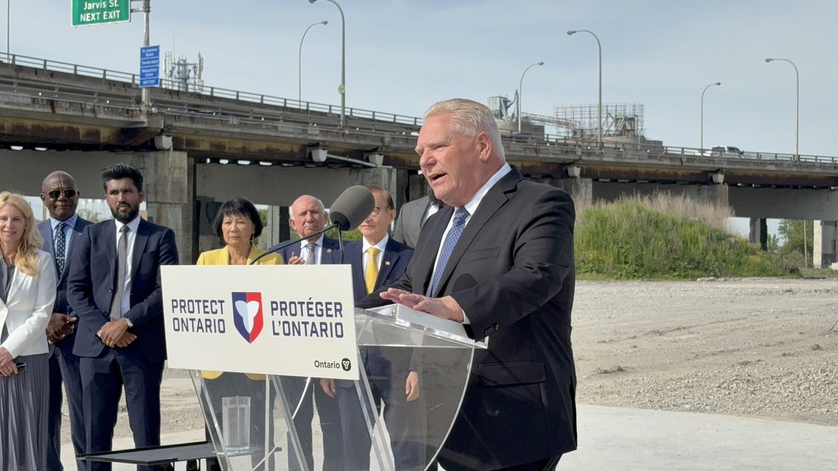 ColinDMello's tweet photo. Days after the Ford government claimed it didn’t want to “interfere” with Municipal elections, Premier Doug Ford praises Mississauga Mayor Carolyn Parrish and says his “MPPs can go out there and support whoever they want.”

#onpoli https://t.co/xPik3L33o4