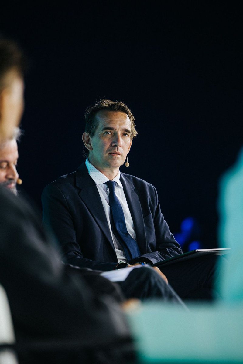 STRATCOMCOE's tweet photo. Dr. @peterfrankopan, Professor of Global History, @UniofOxford:

"All the countries that came up on the wrong side of the Berlin wall were effectively enslaved for 45 years".

#RigaStratComDialogue https://t.co/YdDynNDVas