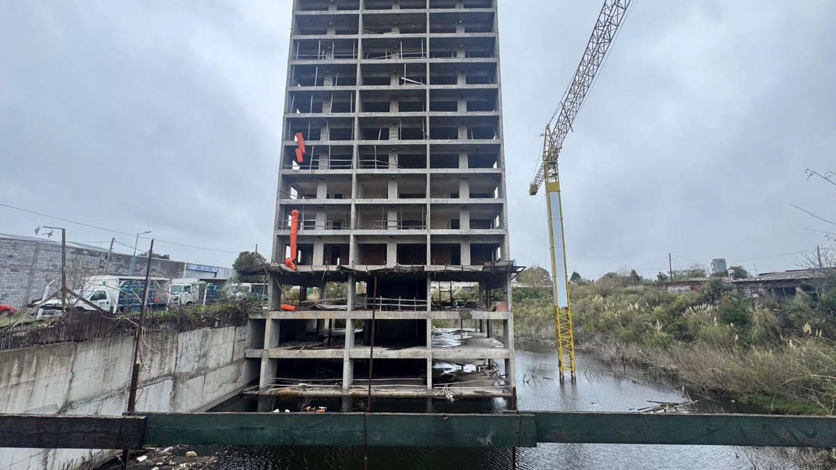 Infomiba's tweet photo. Escobar: la Justicia autorizó demoler el predio Floreal del Sol tras años de abandono https://t.co/pbEp5XR8Wq https://t.co/QAJIUd6gJE
