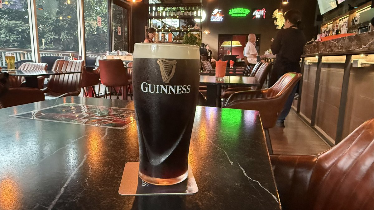 dearfarang's tweet photo. Is this the cheapest pint of Guinness in Bangkok?
234THB,location in comments https://t.co/asactWd7sR