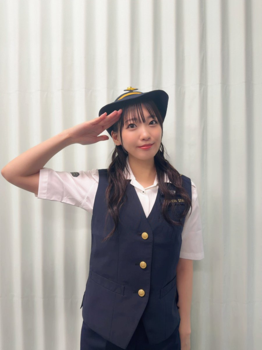 Saito_Shuka's tweet photo. 沼津ただいまっ☺︎

本日は杏樹と
｢JR東海×ラブライブ！サンシャイン!!｣
オリジナルマンホール贈呈式に
出席しました！

みんながたくさん沼津にきてくれて
オリジナルマンホールが完成！♡♡

すんごいかわいい！！！
これからも沼津をゲキ推ししてね！

🍊♡⛵️
#JR東海Aqoursコラボ
#lovelive https://t.co/Vlvk85c8Sy