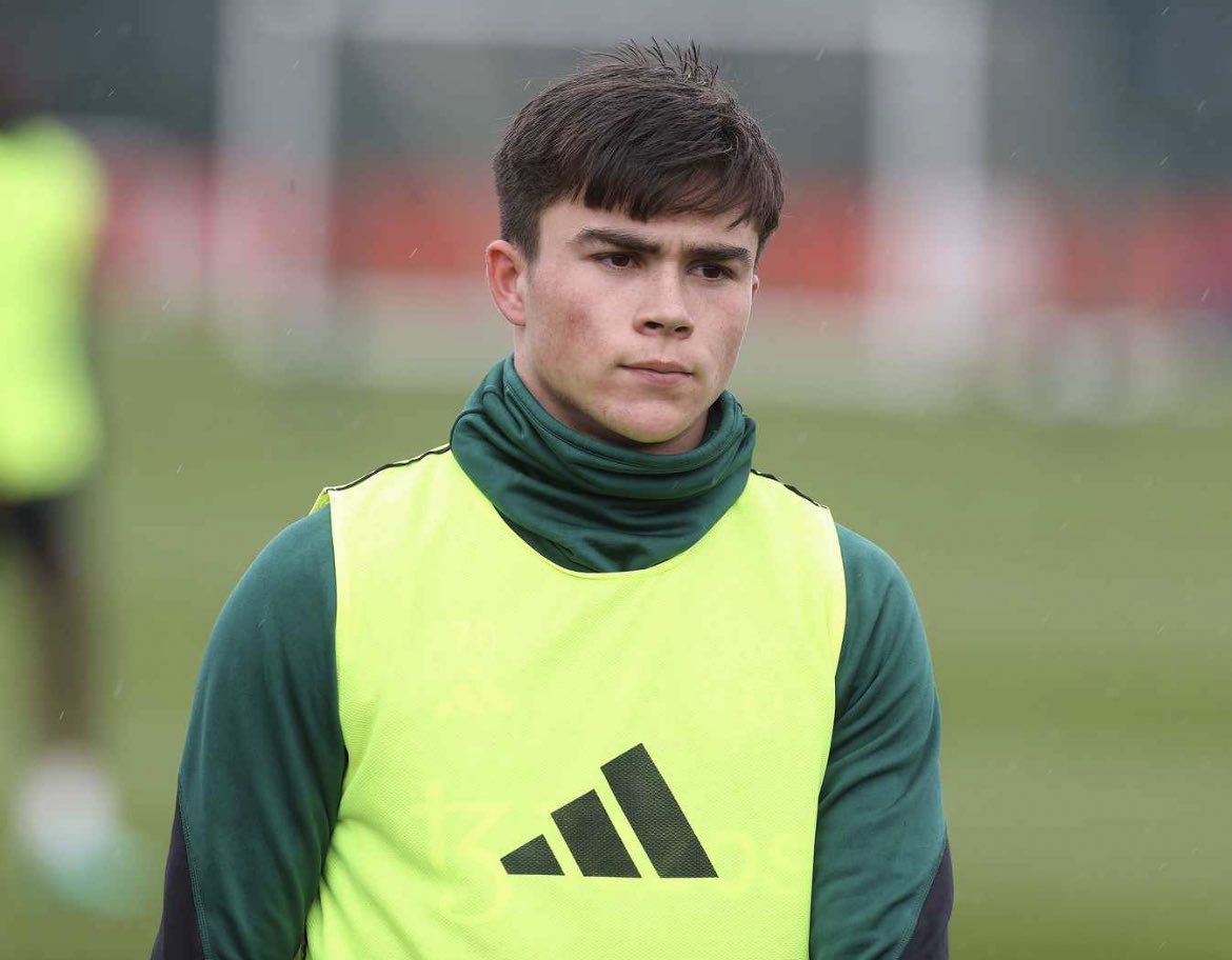 SimplyUtd's tweet photo. 🚨🗣️ @StevenRailston on Lewis Hall and Harry Amass:

“Lewis Hall would be the perfect Luke Shaw replacement, but £70m is a lot of money in a window when United's priority is the midfield.

“Harry Amass must come into the equation this summer. He has shown enough to be given a first-team role at United by Carrick next season.

“Amass has grown physically and mentally from his time in the Championship.”

[MEN]
