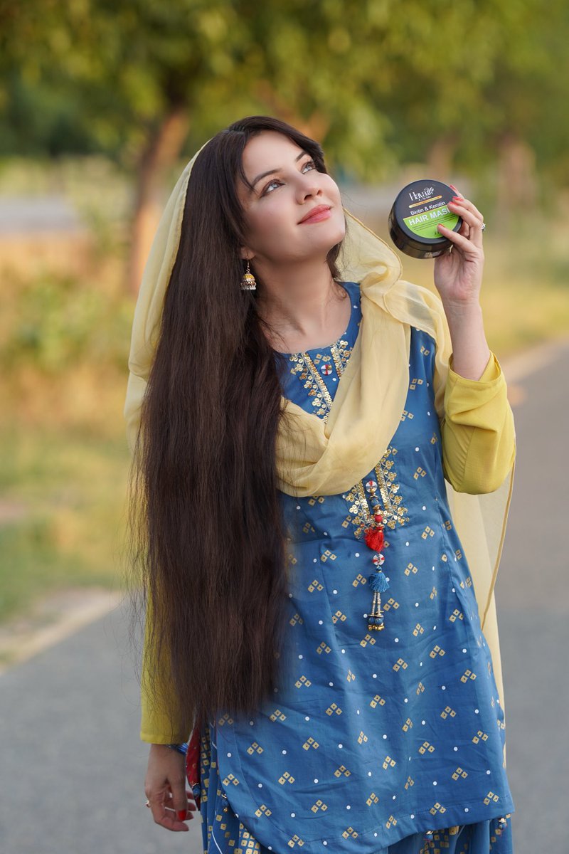 Rabipirzada's tweet photo. اب بالوں کی کمزوری کو کہیں الوداع! 
حیا بائی رابی بایوٹن اینڈ کیراٹن ہیئر ماسک کے ساتھ پائیں مضبوط، نرم اور سلکی بال۔ ہر استعمال کے ساتھ بالوں میں نئی جان اور قدرتی چمک محسوس کریں۔ 
#HayaByRabi #HairMask #BiotinKeratin #StrongHair #HealthyHair https://t.co/au7p7oYVZz