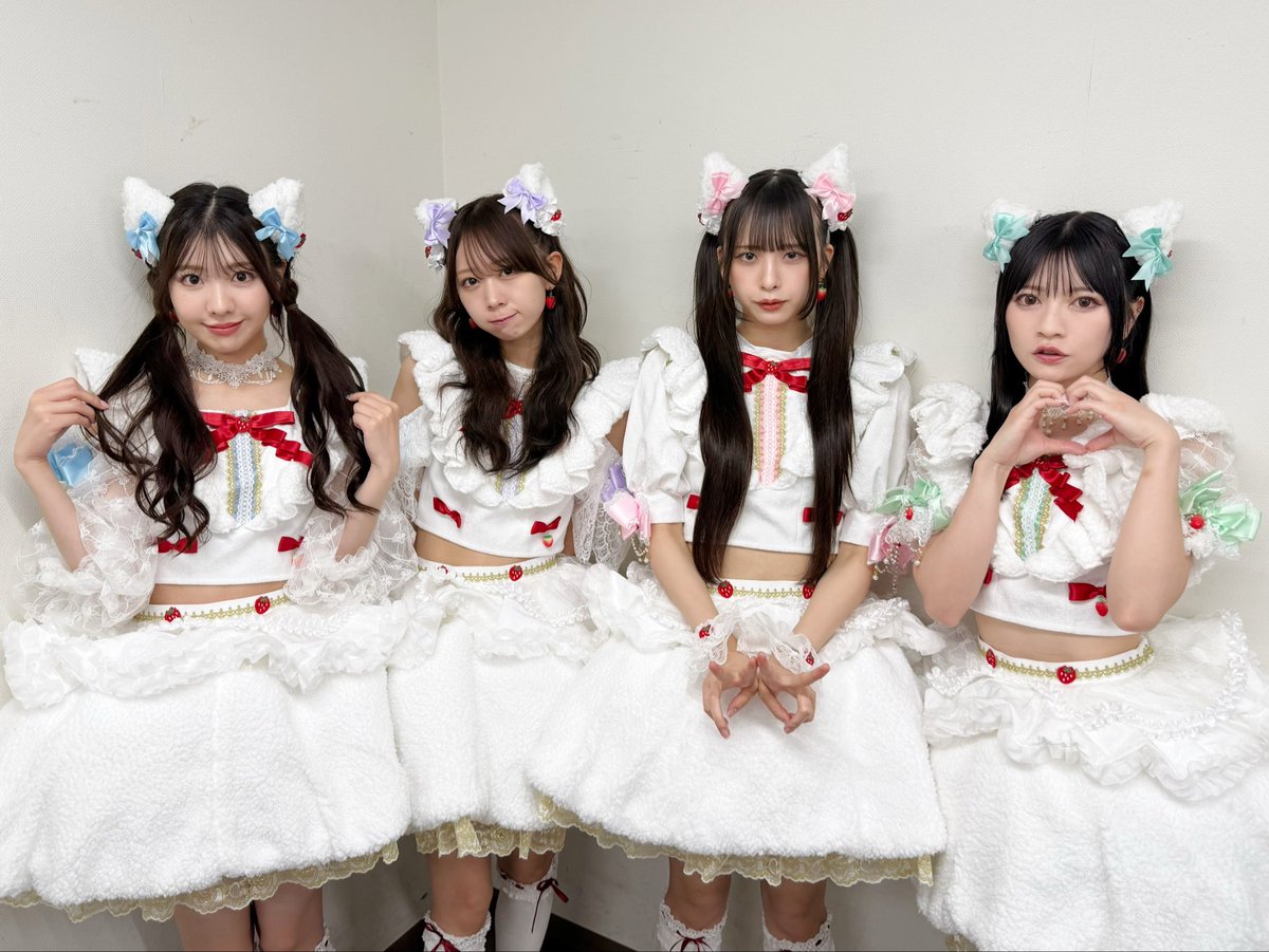 tws_staff's tweet photo. 『HYPE IDOL！DX』
ありがとうございました‼︎🐱🍓

#わーすたセトリ
M1 清濁あわせていただくにゃー
M2 SHINING FLOWER
M3 えいきゅーむちゅーでこうしんちゅっ！♡
M4 夏恋ジレンマ
M5 KIRA KIRA ホログラム
M6 最上級ぱらどっくす

#わーすた #wasuta https://t.co/4DAu0dyrz4