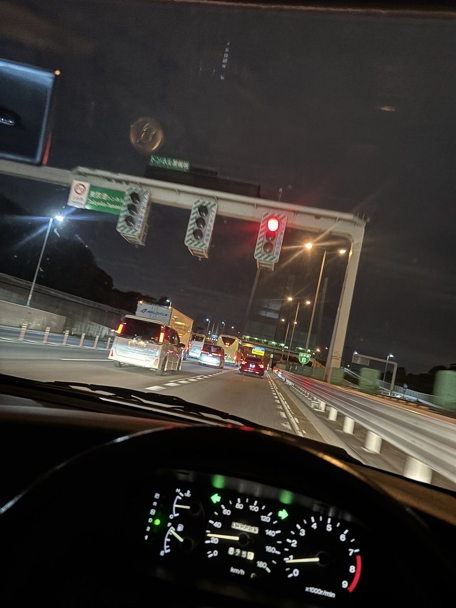 ATTESA_U12's tweet photo. 東京港トンネル赤信号だわ https://t.co/EQ4ZTJ6qBg