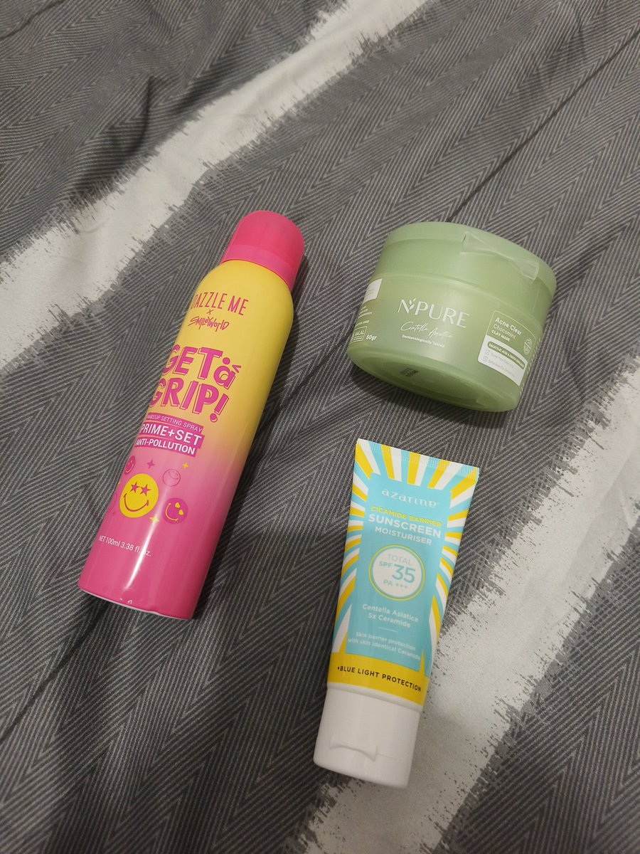 bibliophileeca's tweet photo. WTS want to sell skincare ori official store🙌 
📍bogor
 bisa oren ya🍊

• npure clay mask isi 85% exp may 28
   💸45k
• sunscreen azarine isi 80% exp may 28
   💸20k
• dazzle me prime + set isi 95% exp jun     
28 💸30k

#wts #wtb #zonauangㅤ
#zonajajan #komunitasmurahmurah https://t.co/5pc7nqrG31