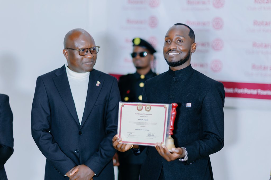 kababiito20's tweet photo. Honoured to attend the installation of Rtr Davies Murungi @Abaaladaviesmu1 as the 24th President of Our Rotaract club of Kabarole @RctKabarole

Wishing you a successful year of leadership, growth, and meaningful service to the community. https://t.co/s3MUHXVXOg