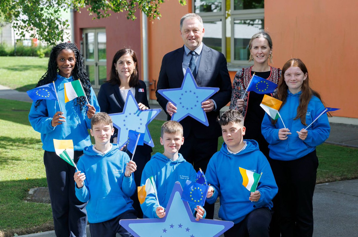 emireland's tweet photo. 📚 The Blue Star Programme 2026/27 is officially underway!

Minister of State for European Affairs @ThomasByrneTD  launched the award-winning programme at St. Patrick’s National School, Stamullen, Co. Meath, as Ireland prepares to take on the Presidency of the @EUCouncil.

The @BlueStarProg gives primary school pupils across Ireland the opportunity to learn about the EU through creative, engaging and curriculum-linked activities, exploring European history, geography, culture, creativity and the work of EU institutions.

📚 Registrations for the 2026/27 programme are now open. Schools across Ireland are encouraged to sign up and get involved.

Read the full press release here 👇 https://t.co/e26Dhw5kcN