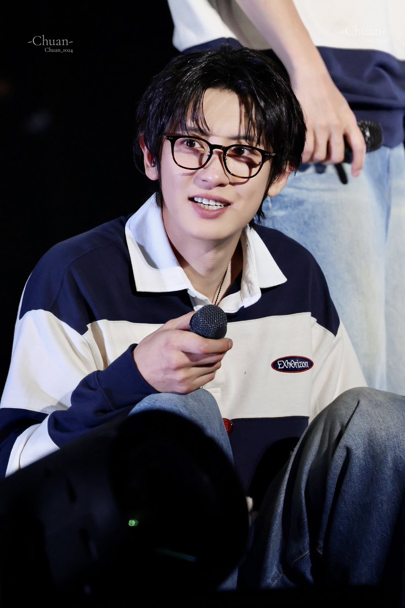 Chuan_1024's tweet photo. 260522 EXhOrizon in Macau🇲🇴

૮ `⎚⩊⎚´ ა🍒

#찬열 #CHANYEOL #チャニョル #EXO #엑소 https://t.co/2UhNCvJ98d
