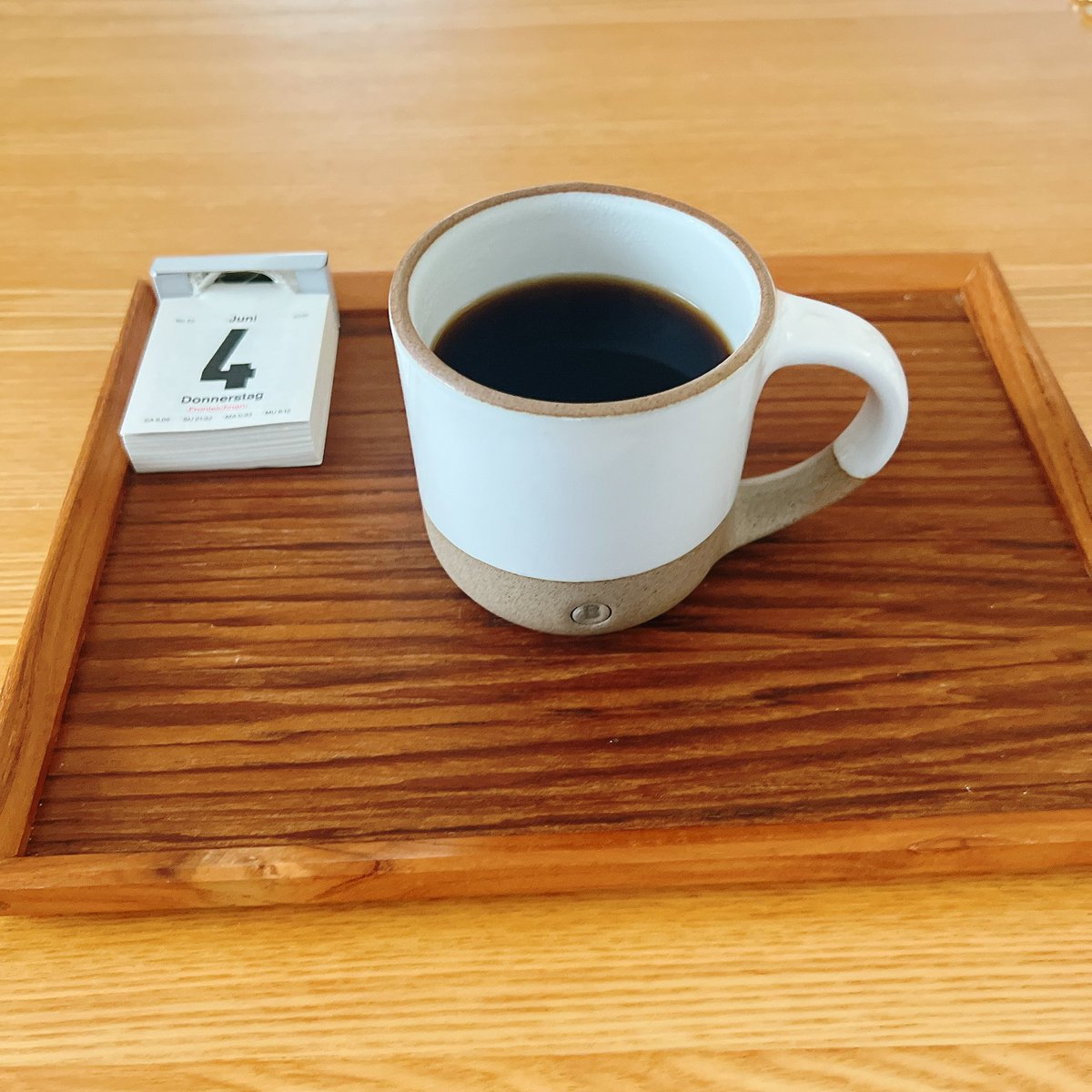 murph9347's tweet photo. 副業日です　
早出＋居残りシフトで15時間勤務でした
ヒールで動きっぱなしでこれはハードすぎる🫠

朝はギリまで寝てたのでコーヒーのみ
昼はお弁当買ったけど半分も食べられず
夜は昼弁当↑の残りをこれから食べます

バイトってこんなに過酷でしたっけ… https://t.co/CaxwSpvma2