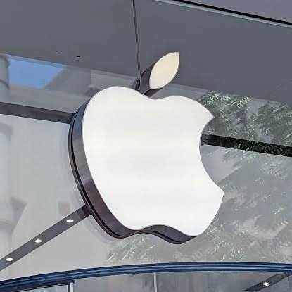 openlabxorg's tweet photo. Apple will be using Google's infra for Siri :

- Apple $AAPL is said to be using Google $GOOGL infra alongside NVIDIA-powered chips for its upgraded Siri stack

- The new Siri is expected to launch in September as part of Apple’s broader AI overhaul

- The move signals Apple leaning on external AI compute despite pushing its own Apple Silicon ecosystem