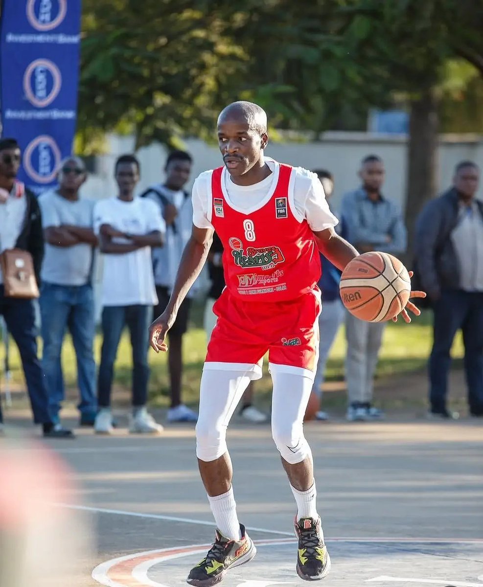 JulioMulenga's tweet photo. Kubunda tinali ndi adha awa Ian🙌

When it comes to Basketball kwaineyo anthu omwe ndaona akumenya kumalawi kuno he's simply the best https://t.co/xzpZOH6zjF