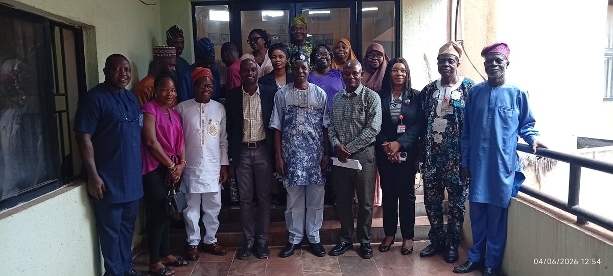 lautechofficial's tweet photo. Donation of examination office equipment by the 2010 chemistry department alumni group

Link https://t.co/9Xds764Udy

#Lautech #alumni #chemistry https://t.co/38Fl0ruvmD