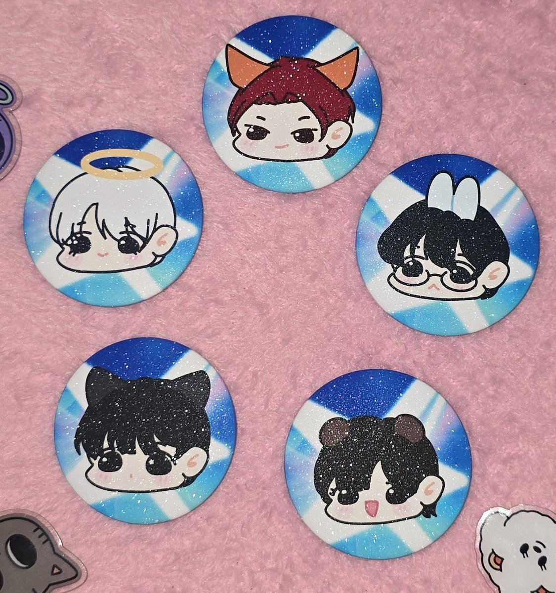 sooyib's tweet photo. interest check! would anyone be interested if I sell these 🥹 est rm3 each
thinking of selling pcs of my fanart too #pasartxt https://t.co/RwtlJaUadw