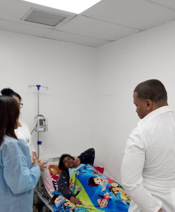 LudovicoSa37975's tweet photo. Entrega de Guardia en el Centro de Diagnóstico Integral Ludovico Silva por los doctores Alí Morasén y Arletis Morasén. Parroquia Santa Rosalía, Estado Distrito Capital.
#CubaCoopera https://t.co/QMwx5V8c51