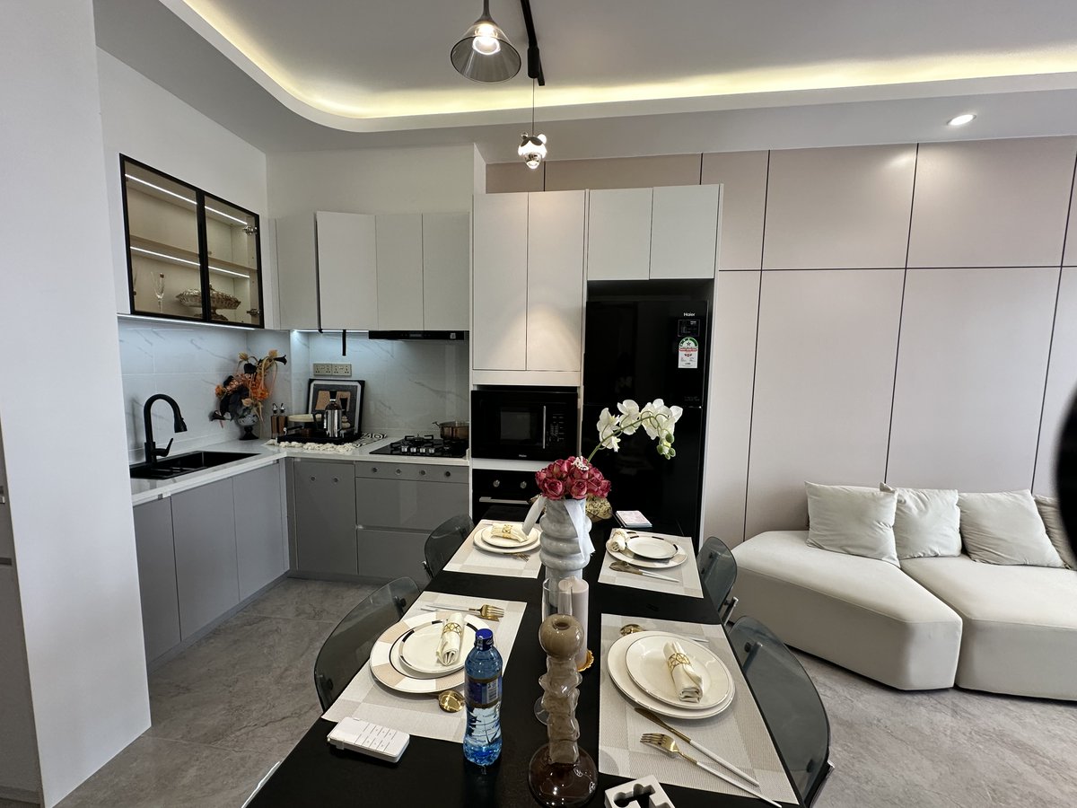 Homescomltd's tweet photo. Located in Westlands, Nairobi, this one bedroom apartment offers you convenience and comfort with with high ROI. Sale price @ Ksh8M https://t.co/arb1KoICE4
