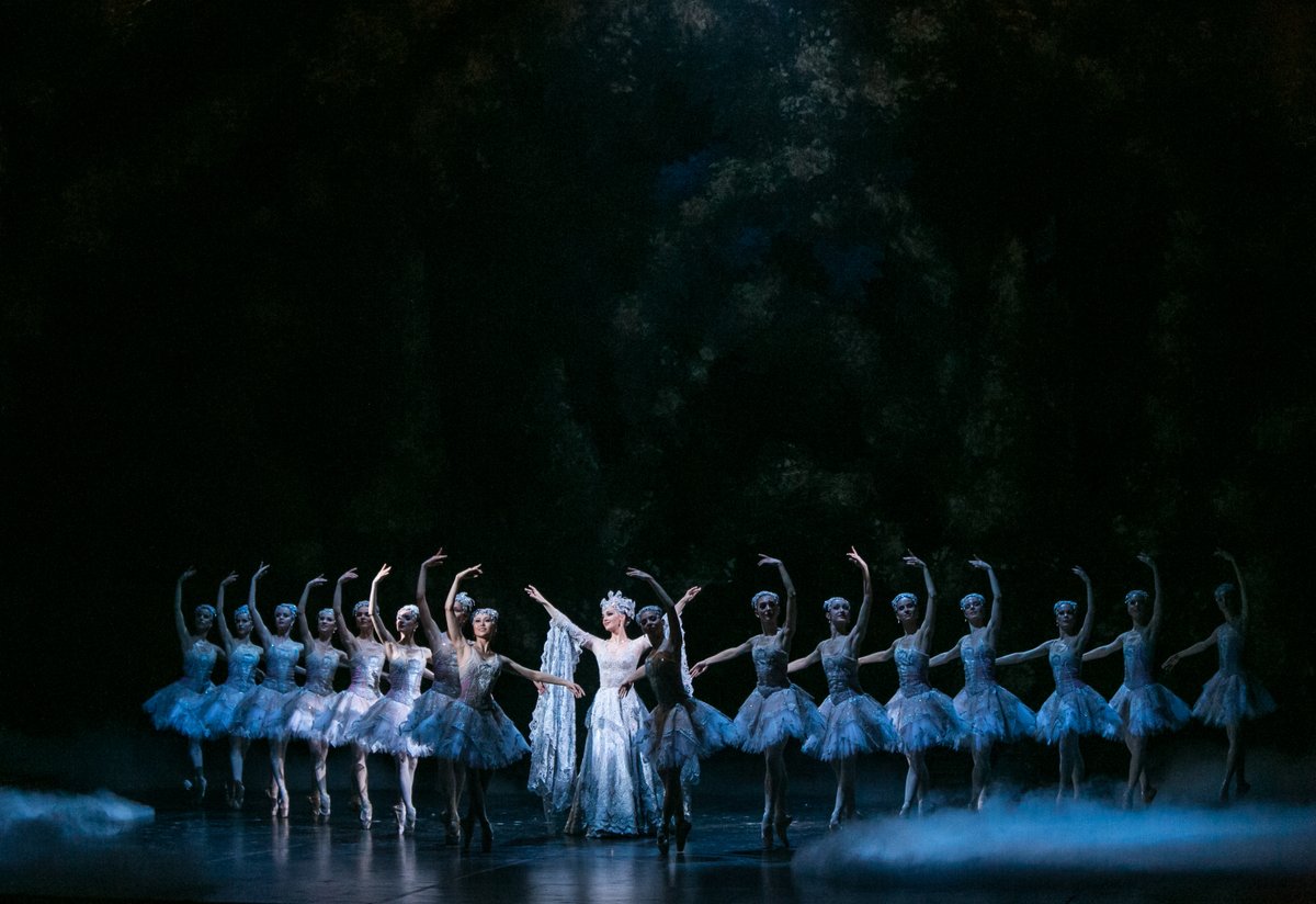 OperaBudapest's tweet photo. Sleeping Beauty awakes: the Hungarian National Ballet revives Sir Peter Wright's coreography first presented at #operabudapest in 2016.
#ballet #sleepingbeauty #revival https://t.co/wlsd0894cB
