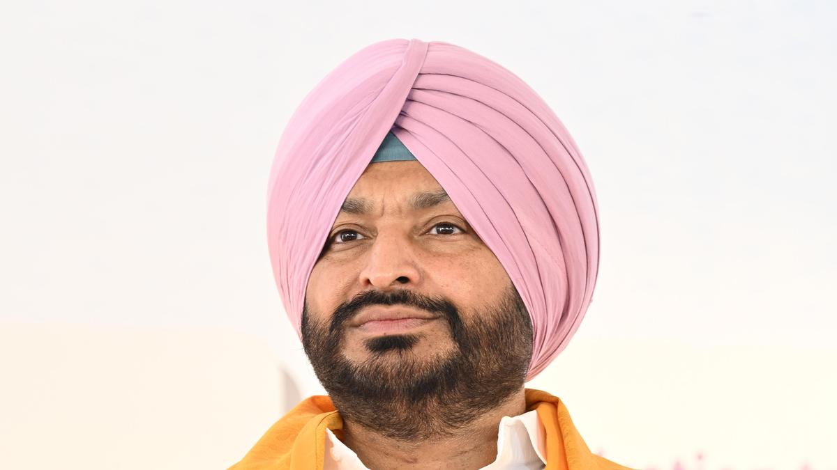 PanjabMonitor's tweet photo. Ravneet Bittu is Now Seatless Minister. https://t.co/yQXAO4XNkg