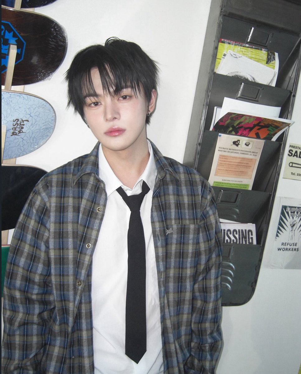 love_memore1's tweet photo. 셔츠에 넥타이가 그냥 퍼스널 이심 https://t.co/CcSguFjYrs