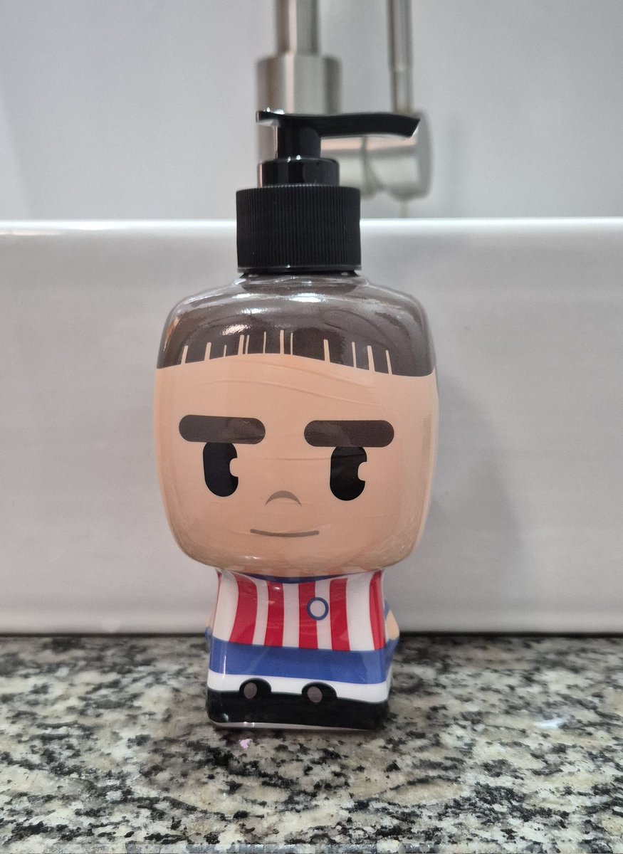 gusnisher's tweet photo. - Mi señora: No compres más cualquier cosa de la Albirroja
- Yo:... https://t.co/eZXSG7bKiZ