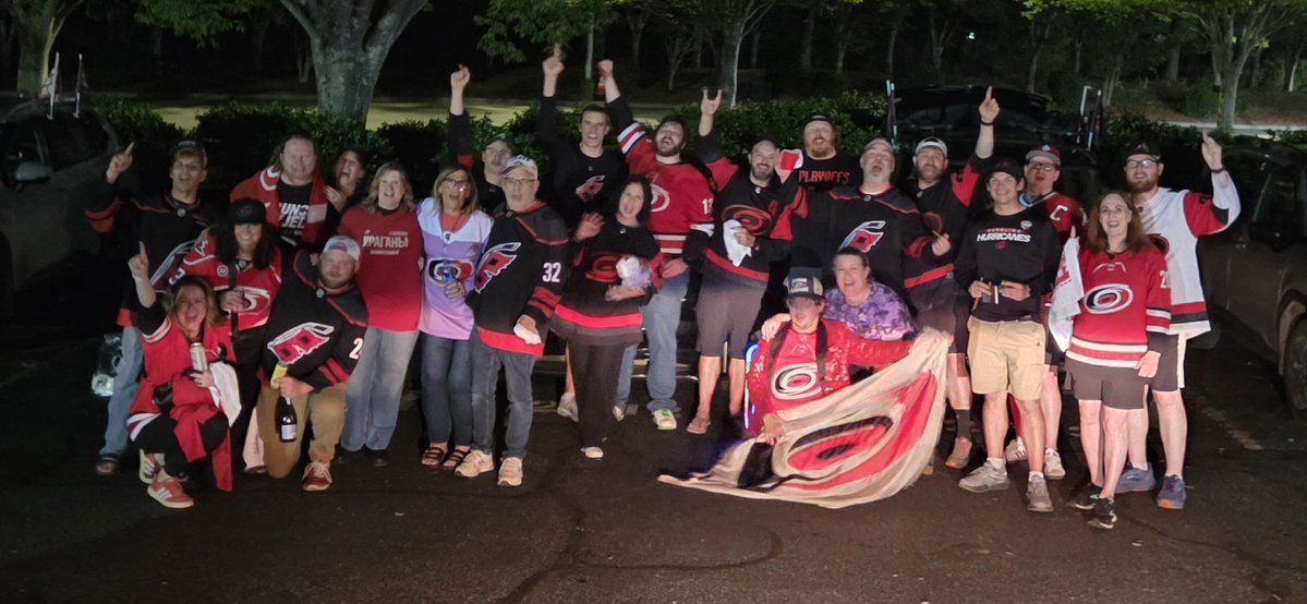 Bruser365's tweet photo. @ThePGACaniac @LenovoCenter @Canes East Lot, 2000. On the grassy area catty-corner from the big LED sign off of Wade Ave. https://t.co/YgpEKZJl9d