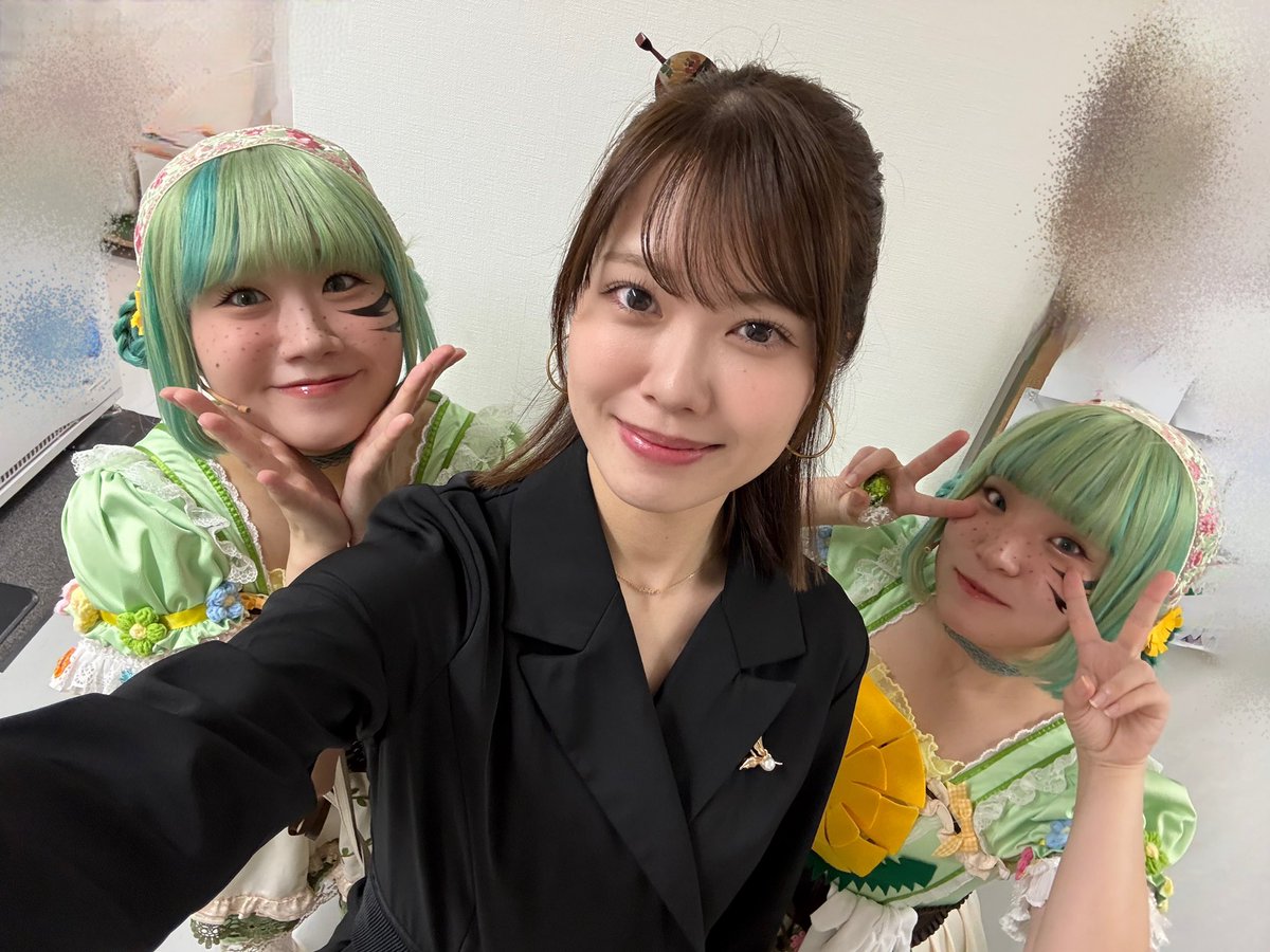 Odaeristmas's tweet photo. 本日もありがとうございました！！！

山田花子役の鳴海まいさん
お誕生日おめでとうございます🎂✨
身長差！！！！！可愛い！！！

みなさんとお写真撮っていただきました！

私は明日で最後！
大黒叶として明日もキャプテンします！

#アイディールセミナー https://t.co/AAkABEbJ69