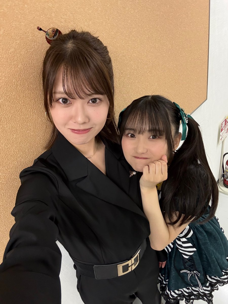 Odaeristmas's tweet photo. 本日もありがとうございました！！！

山田花子役の鳴海まいさん
お誕生日おめでとうございます🎂✨
身長差！！！！！可愛い！！！

みなさんとお写真撮っていただきました！

私は明日で最後！
大黒叶として明日もキャプテンします！

#アイディールセミナー https://t.co/AAkABEbJ69