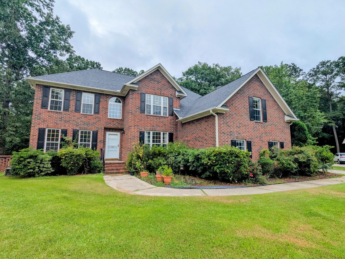 AgentOwnedRE's tweet photo. Goose Creek SC Home for Sale $595,000
Welcome to this stunning, classic brick home!
150 Haleswood Circle

Bedrooms: 4

Bathrooms: 3.5

SqFt: 3,226

Town: Goose Creek Subdivision: Crowfield Plantation
https://t.co/iltdrwCuJs https://t.co/BdnEuNJyFh