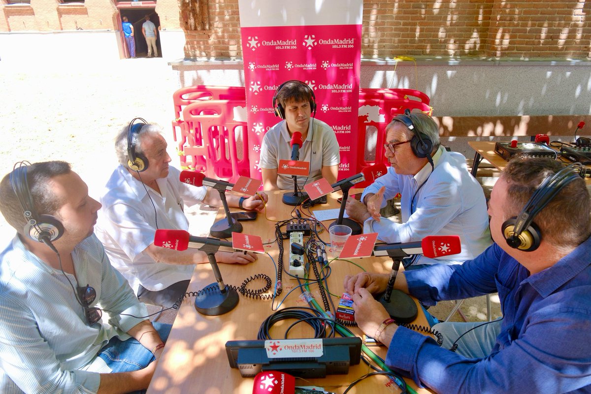 eltorilOM's tweet photo. 📻 Las Tertulias de El Toril 04/06/2026

🗣️ Hoy, con Borja Domecq, Joxin Iriarte, Graciano Palomo, Alfonso Ibarra, Javier Valverde, Ismael Martín, Gonzalo Higuero y Luis Miguel Parrado

Escúchala aquí ��🏻

https://t.co/DazMvzAduh https://t.co/RvmvG3HycH