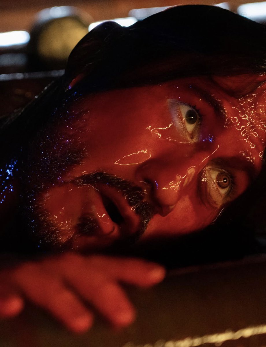 _LOVERiplier_'s tweet photo. he’s addicted to serving face while drenched in blood https://t.co/QcO8Fl7hna