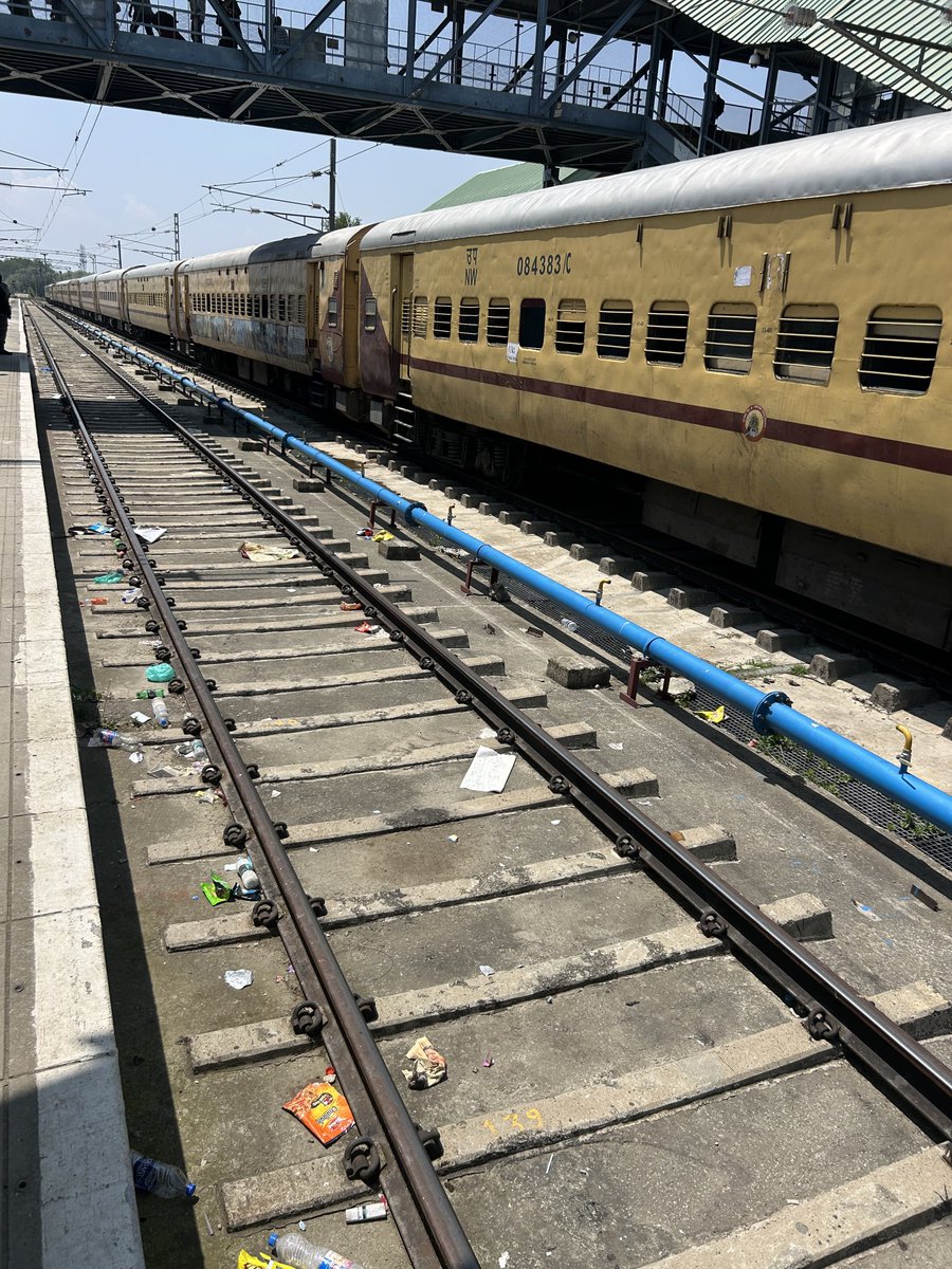 fadingchinar's tweet photo. What happened to our Railway tracks, they were never like this https://t.co/cynawuX65h