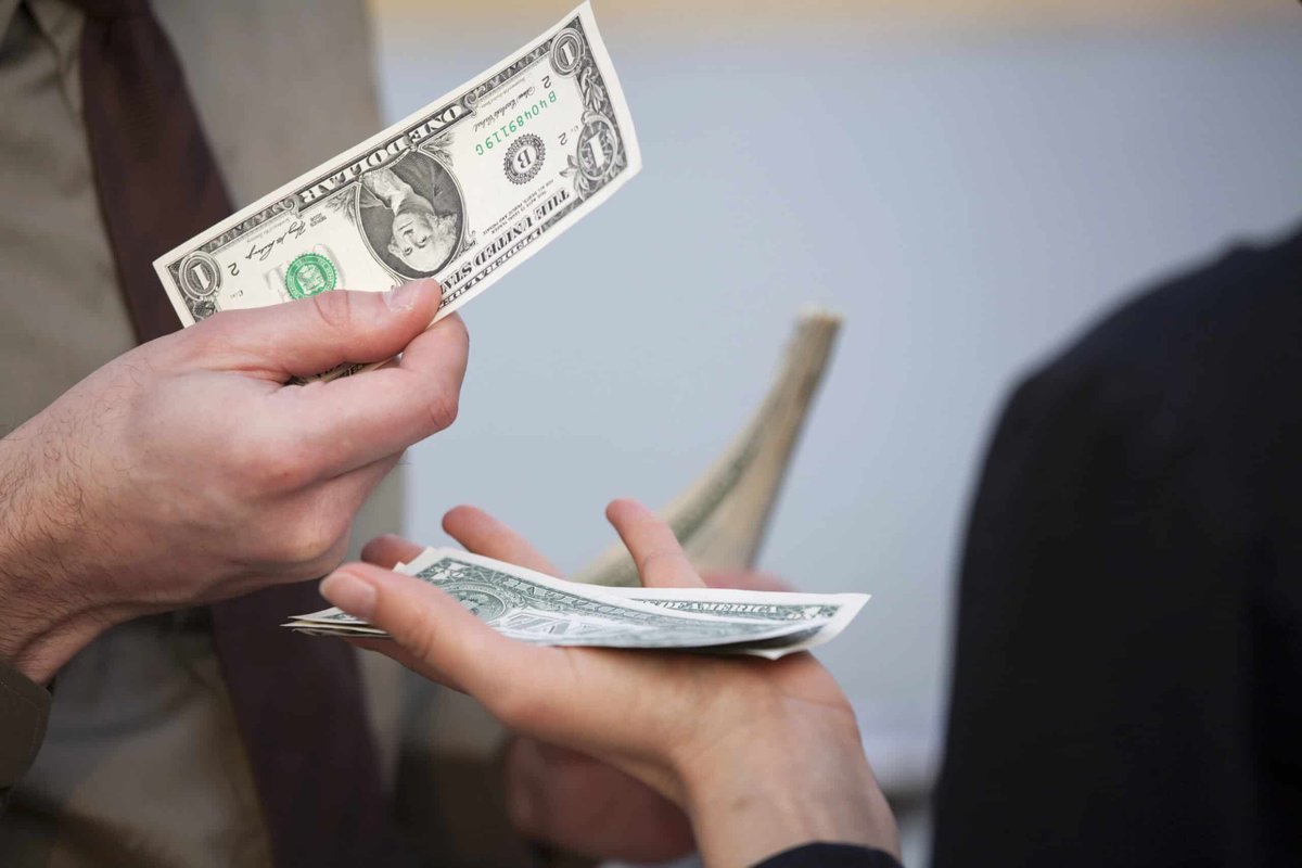 chachingqueen's tweet photo. 🙋‍♀️ Have you ever paid for something that you could have gotten for free? It might surprise you, but it happens more often than you’d think.  Paying for services and products that you could get for free can really add ...  https://t.co/44JY9u5Wsc https://t.co/JK3Gl7wcbf