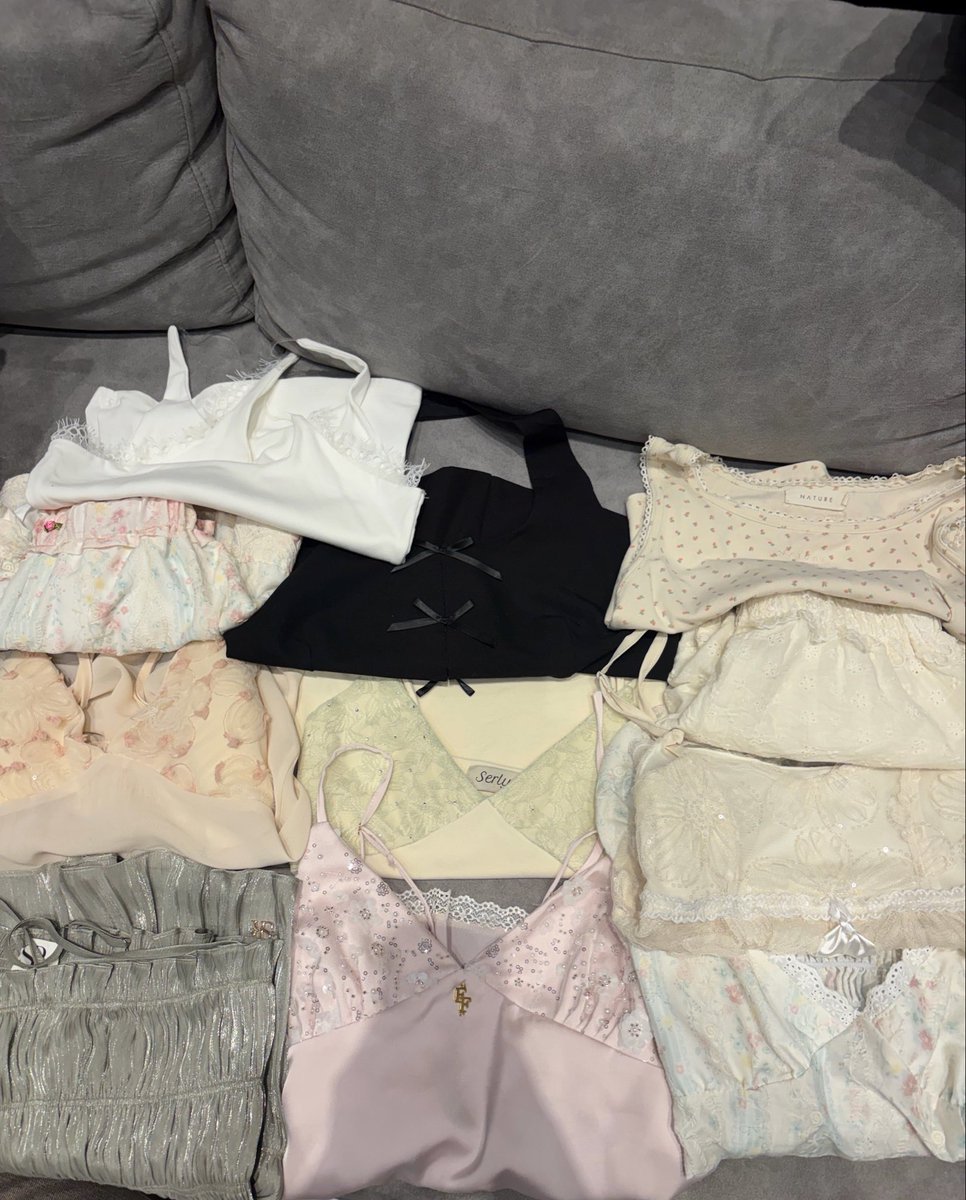 kimmay141's tweet photo. ส่งต่อเสื้อผ้า 🦦
สนใจตัวไหนสอบถามได้เลยนะคะ ˚˳⟡ 

ค่าส่ง 1-2 ตัว 45 บาท เหมา 60 งับ 🌟✨

#ส่งต่อเสื้อผ้า #ส่งต่อ https://t.co/jcrNWB6lP5