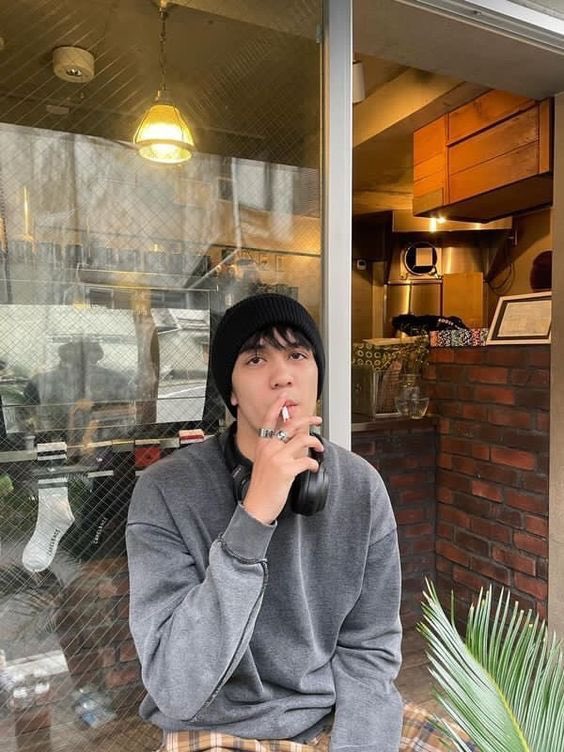 mariposhan's tweet photo. "jauhi rkok, dekati aca"

aura bad boy nya berasa sampe sini🙏🏻 https://t.co/MkiT72Xeie