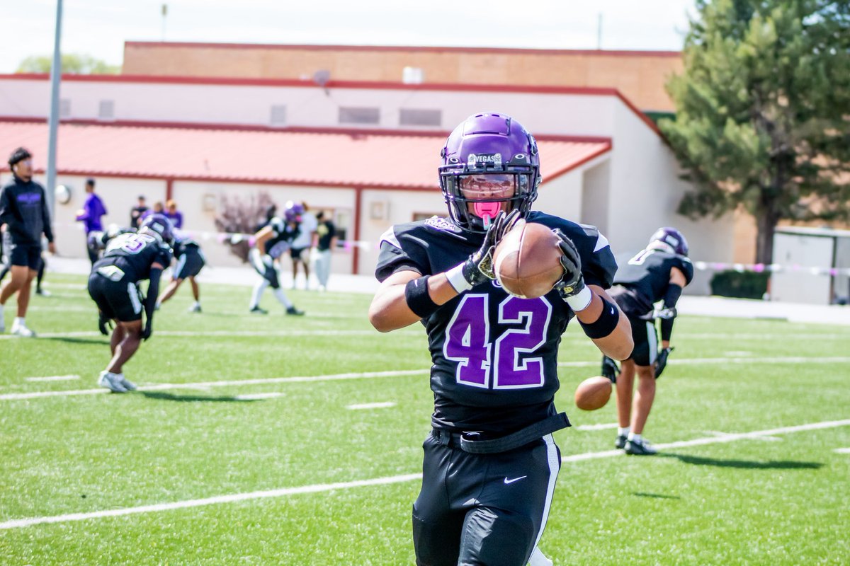 Chris_4_Smith's tweet photo. I want to thank the coaches at NMHU for the opportunity, with that being said I am officially in the transfer portal. 
NCCA ID #2502522283
RS Freshman 
4 years of eligibility left 
DB | Suited 5 games 
Great eyes and quick feet. https://t.co/GDwV6tEFCs
