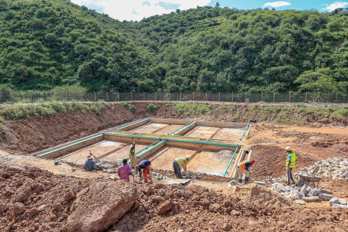 Wavinya_Ndeti's tweet photo. Inspected the Machakos Sewerage Project, which is currently 86.5% complete. The project entails the laying of 65 kilometres of sewer lines and the construction of a wastewater treatment plant with a daily capacity of 6,500 cubic metres.

Upon completion, this transformative investment will significantly enhance sanitation services for more than 150,000 residents of Machakos Township and its environs, including Muvuti/Kiima Kimwe, Kimutwa, Mumbuni North, Katheka Kai, Mua, and Mutituni. The project is expected to improve public health outcomes, protect the environment, and elevate urban living standards across the region.

I commend the Athi Water Works Development Agency for its partnership and unwavering support in the implementation of this critical infrastructure project, which will have a lasting impact on the lives of our people.