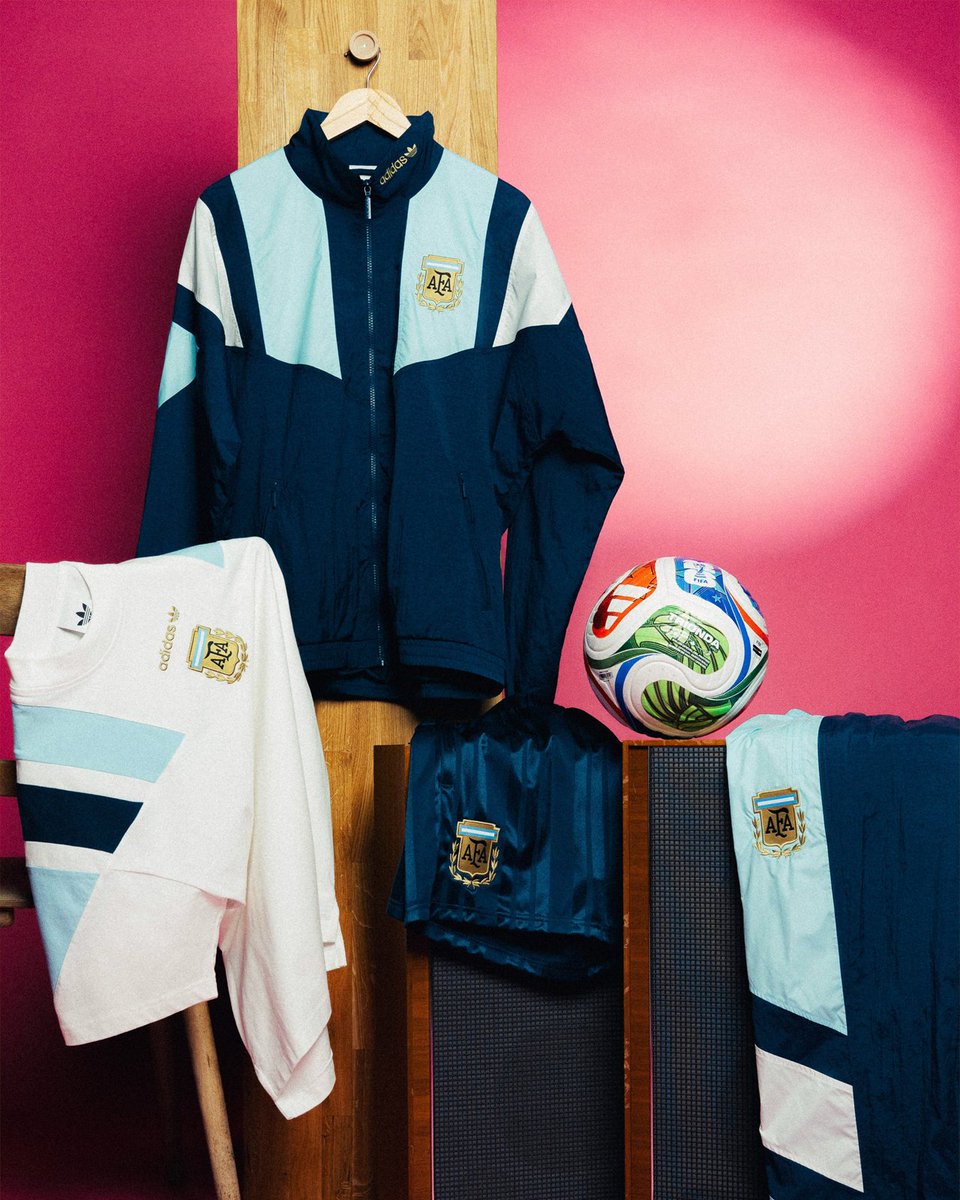histoporte_'s tweet photo. Adidas lanza la colección EQT para Selecciones Nacionales, reviviendo un diseño icónico de la década de 1990.

La línea está disponible para #Alemania🇩🇪, #Argentina🇦🇷, #Colombia🇨🇴, #España🇪🇸, #Japón🇯🇵 y #México🇲🇽 https://t.co/pu40usaPcZ