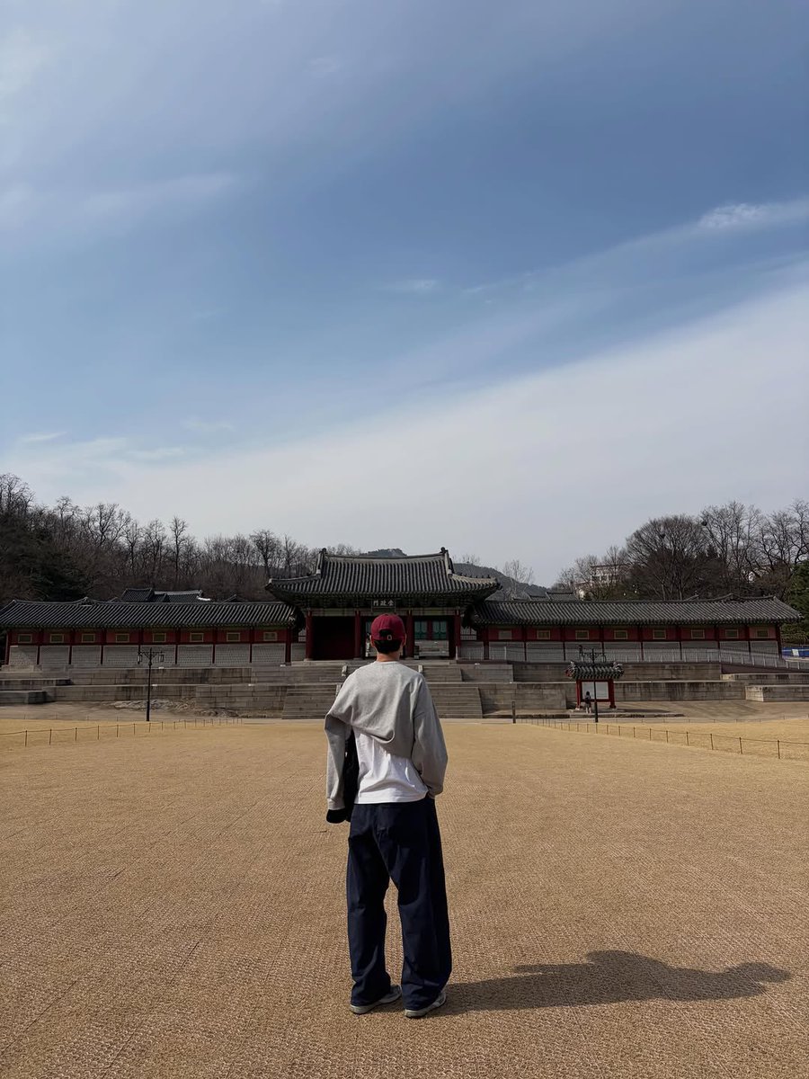 httpswithcokr's tweet photo. 얼굴 개짝고 비율 개좋 ㅋㅋ https://t.co/wzf87gmrGq