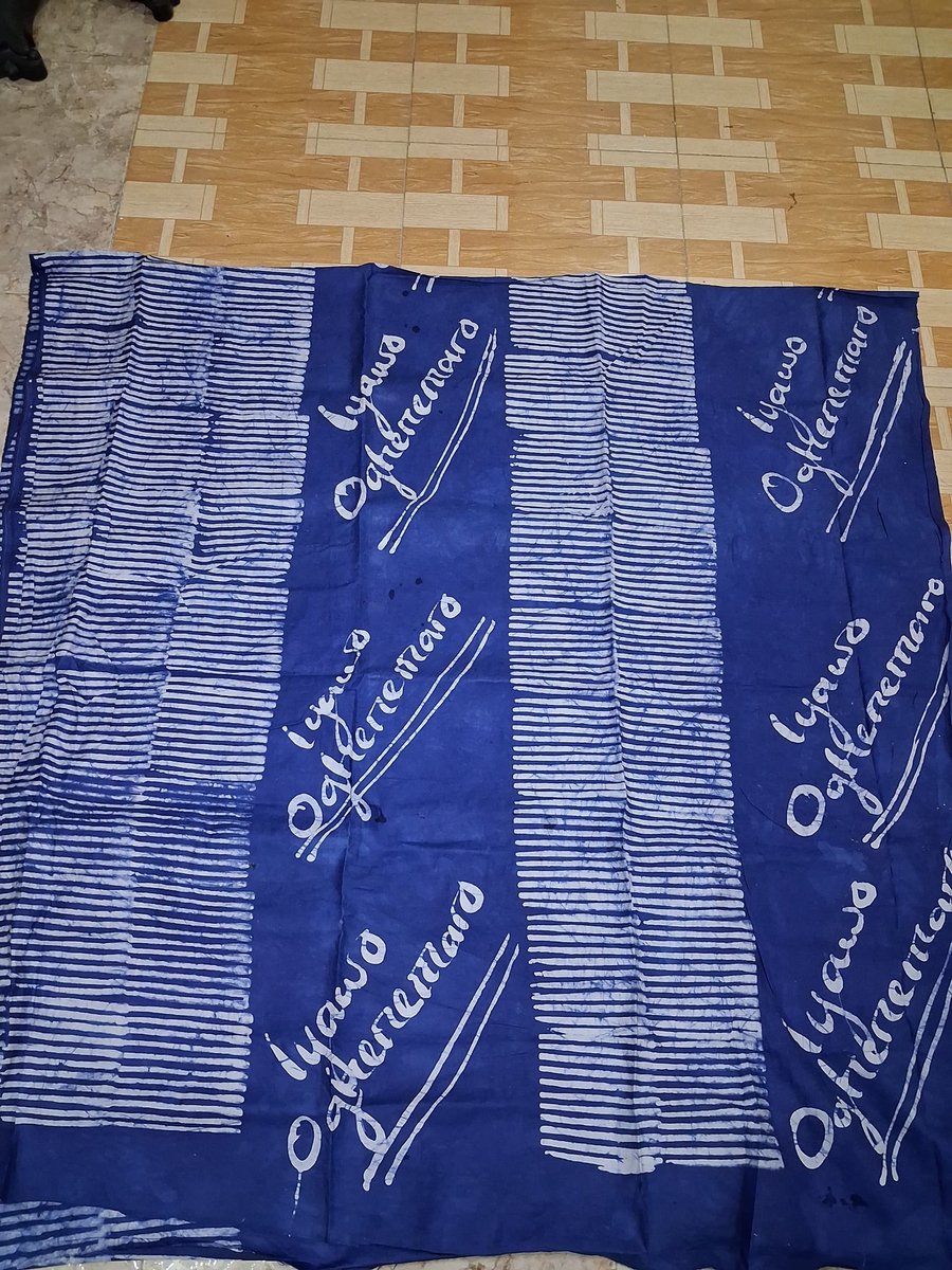 theajokeola_a's tweet photo. God bless your home 😍😍
Loving slide 1
I sell customised adire like the one in Frame 1.
We deliver worldwide 🌐 https://t.co/tRNwvBAujp