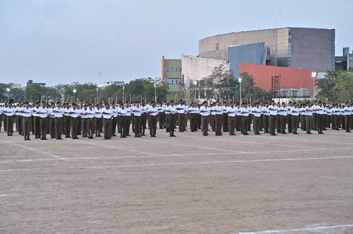 RSSorg's tweet photo. RSS training camps i.e., Sangh Shiksha varg &amp; Karyakarta vikas varg are organised for two age groups : a. Samanya varg: Youth aged 18 to 40 years; b. vishesh varg : For aged between 41 to 65 years. The current training program in May-June is for youth. #RSSNagpurVarg2026 https://t.co/zR43MvNOzT