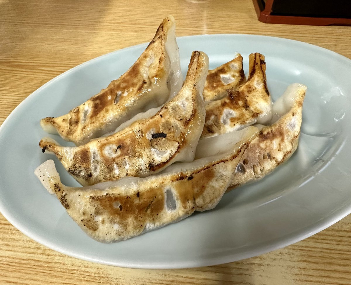 Back_Rahmen's tweet photo. 20260604
No.54

『炭一ラーメン』

炭一チャーシューメン
ギョウザ
お土産チャーシュー  2パック

#炭一
#濃醤油
#竹岡式
#激美味！！！！
#千葉
. https://t.co/auBtxnqcz0