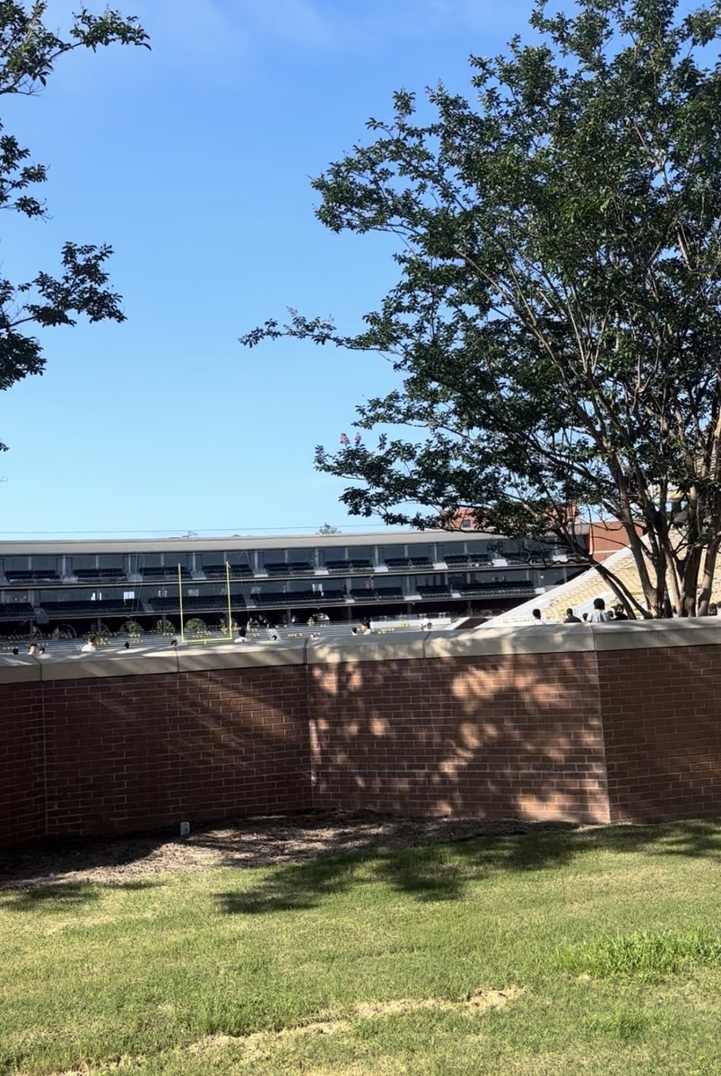 CoachMiller64's tweet photo. Stopped by @SouthernMissFB on my way down to Louisiana! 

Amazing facilities and a great stadium environment‼️ https://t.co/be0Zp8gOSk