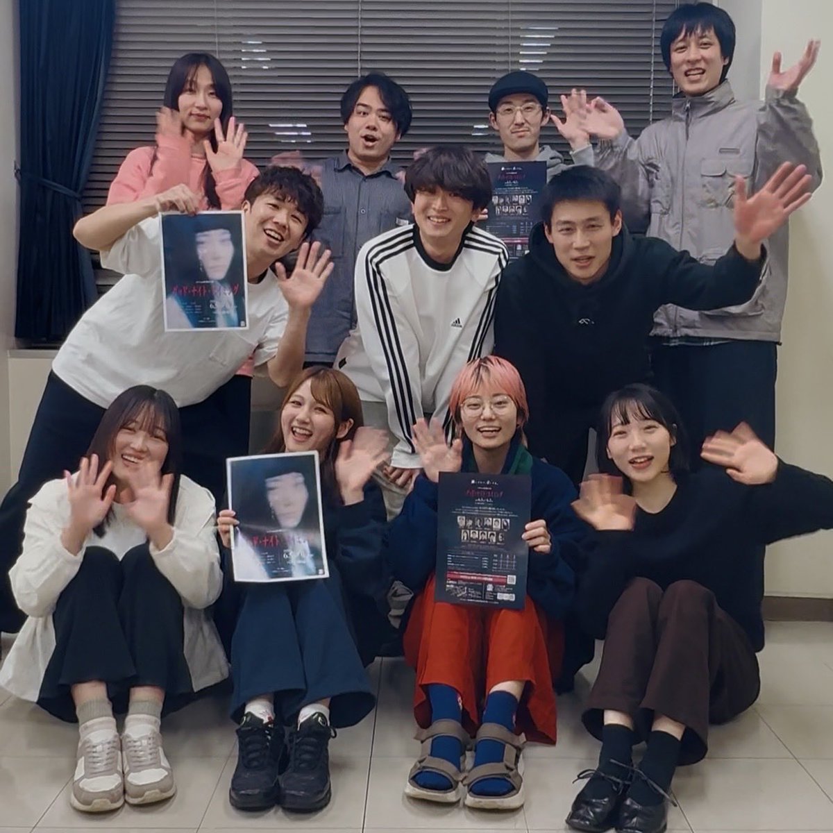 cinemawakugumi's tweet photo. ついに明日から🎉シネマwaku組 旗揚げ公演
\\ 舞台『グッド・ナイト・スイミング』//

いよいよ明日から本番です！
ご来場前に【当日のご案内】を必ずご確認くださいませ✉️

🕦 開場時間
受付開始・開場は開演の【30分前】です。
開演直前は受付が混み合いますので、お早めのご来場がおすすめです！

チケットご購入はこちらから
https://t.co/1vvokSJUWA
残りわずかとなっております

🚨 キャンセル・遅刻のご連絡
万が一のキャンセルや遅刻の際は、お早めに下記アドレスまでご連絡をお願いいたします。
📩 cinemawaku.ticket@gmail.com

座組一同もてる全てで、お届けします
劇場にて、皆様のご来場を心よりお待ちしております！
#シネマwaku組 #グッドナイトスイミング
はじめて出会った日の1枚をそえて