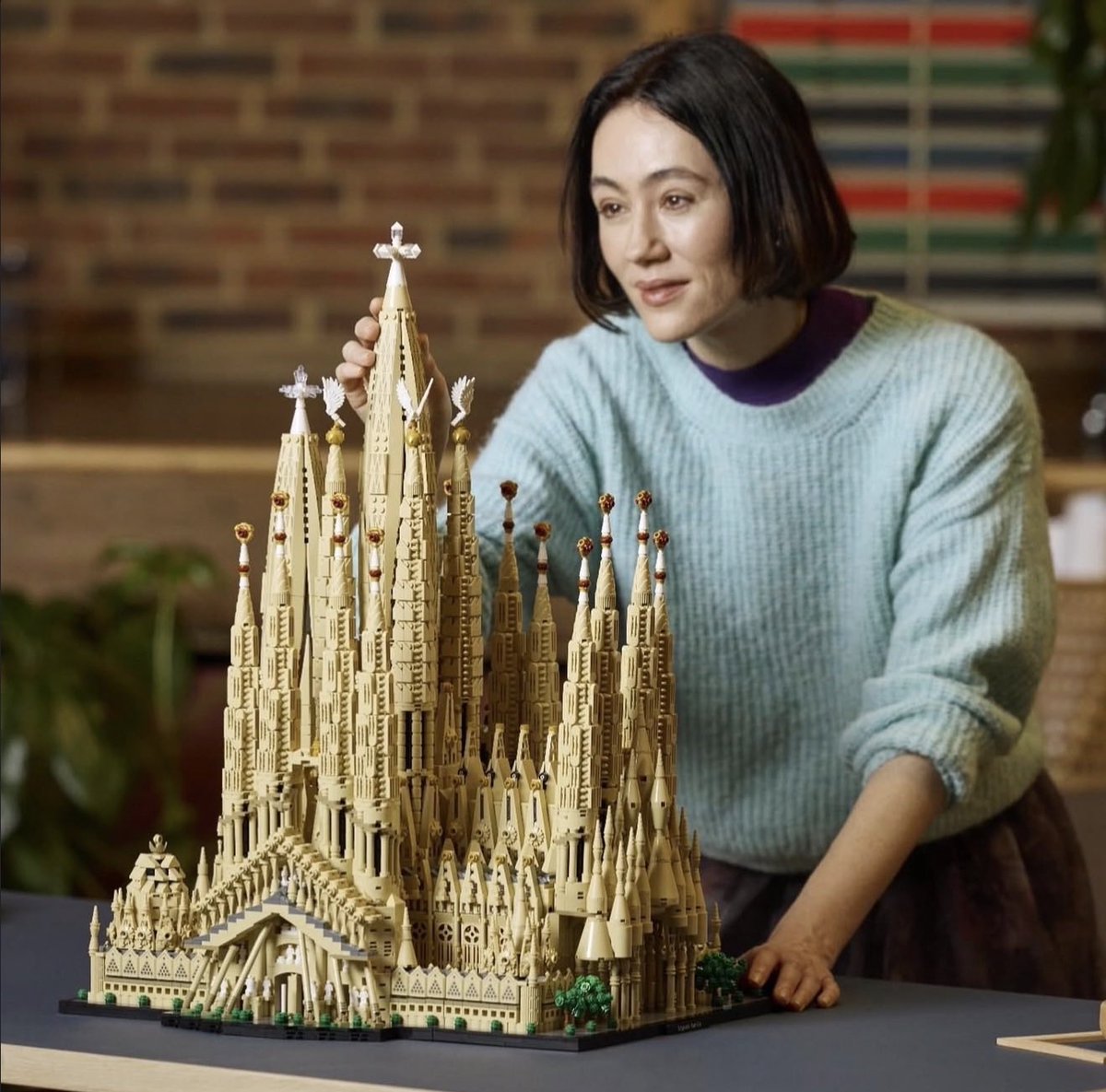 darthbeardbrix's tweet photo. 🔥NEW #LEGO Architecture Set! 🔥

21065 Sagrada Família officially revealed

And what a beautiful set it is too!!

12060 Pcs!!
Price: £649.99
Release - November 1st

#LegoLeaks #LegoUpdates #LegoArchitecture #LegoNews https://t.co/5pnfO39fvG