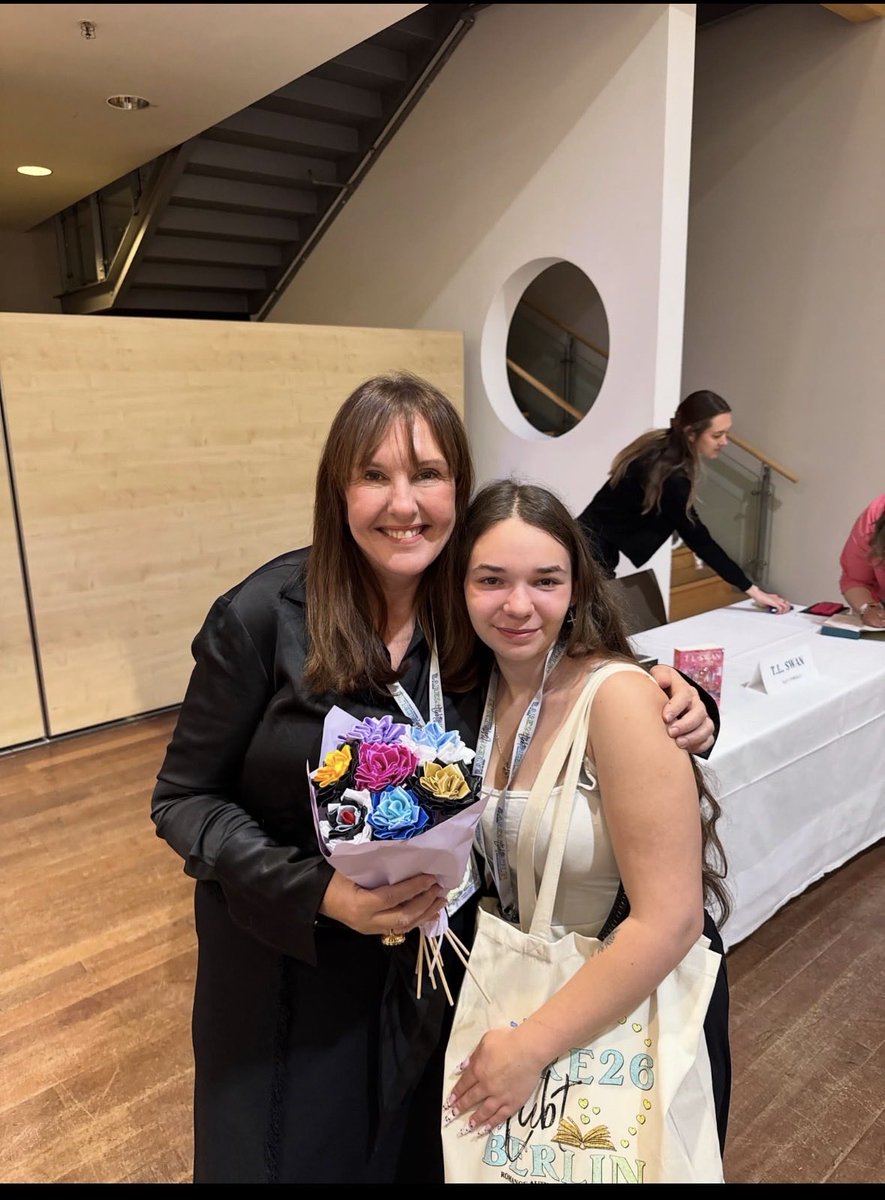 tlswanauthor's tweet photo. BERLIN!
Germany you were amazing!
Thank you so much to everyone who came out to Rare this weekend.
To my incredible team from Keeley and Abbey, thank you for all of your help ♥️
Now if I can just locate my luggage that has been lost since Friday 😂😂
Next stop United Kingdom 🇬🇧 https://t.co/KHvkgceFxc