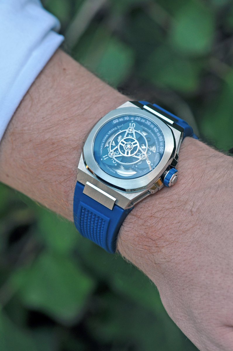 DwissWatch's tweet photo. The M3W was the wandering hours watch before the S1 existed. Hour numeral on a drifting disc. 42mm M3 case. Modified Sellita SW-200-1. 20 ATM. ePDA 2022 + IDA Gold 2022. 500 per colourway. All sold out. Archived. https://t.co/ffZaM3t063 #DWISS #WanderingHours #M3W #SwissWatch https://t.co/4NzvVCPZ8T
