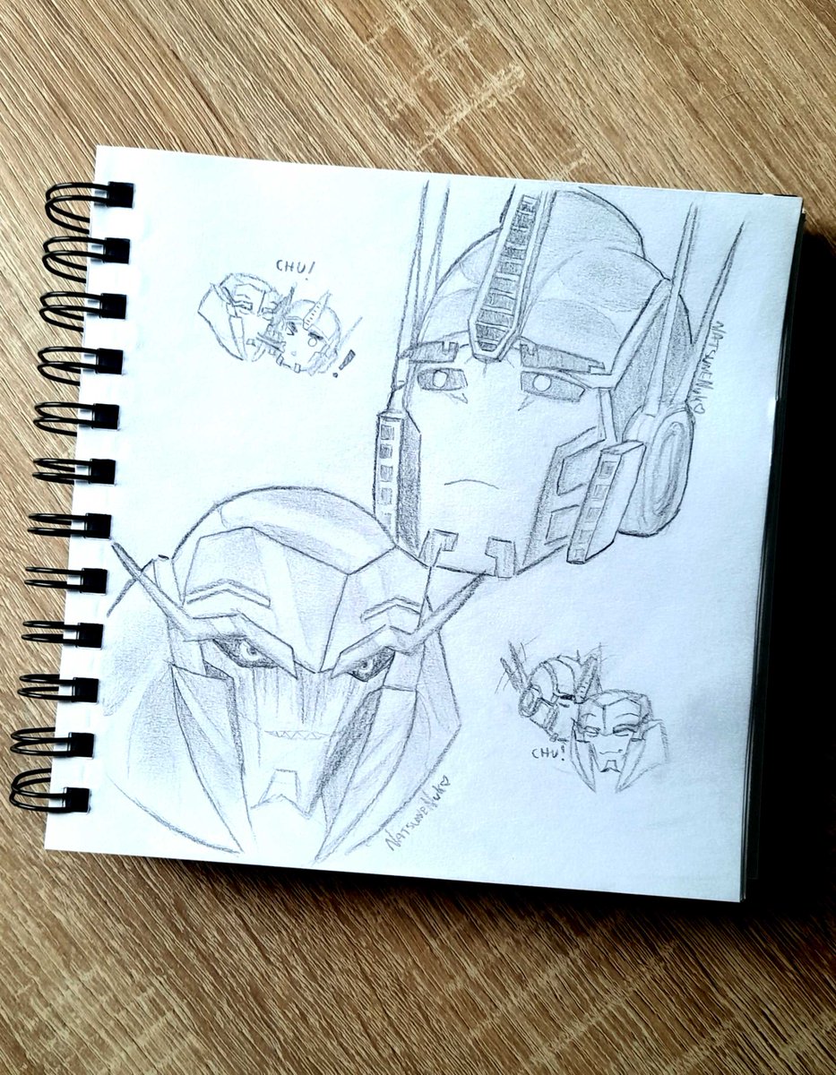 natsunenuko's tweet photo. I went outside to touch grass in the garden with my mom and did this to battle my recent art block.

#tfp #megop https://t.co/7xTPKq6JA0
