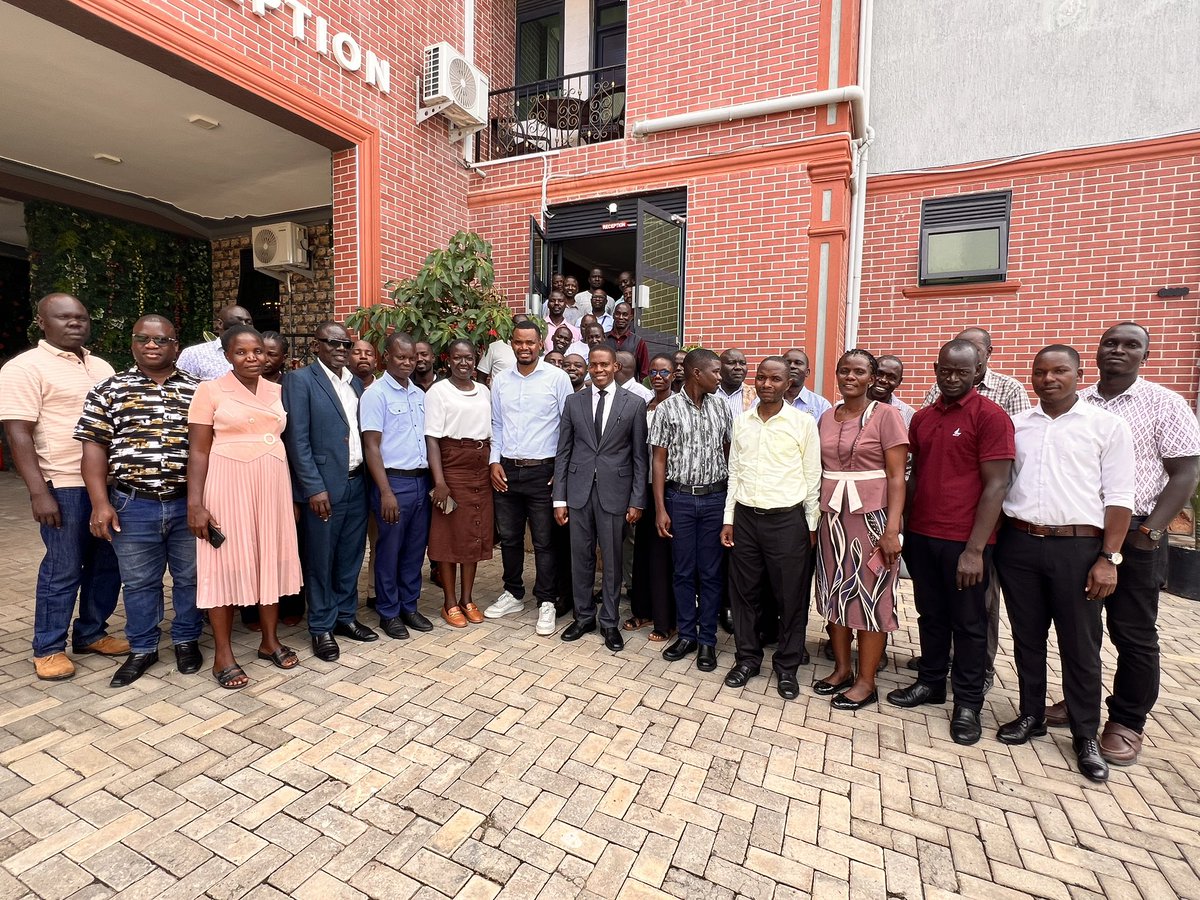 aic_ug's tweet photo. District surveillance focal persons, Biostarts, lab focal persons and hub coordinators are undergoing orientation on Event-Based Surveillance in Soroti, led by the MoH thru Dr Mwanga Michael. briefly paused for a photo as participants continue strengthening disease surveillance. https://t.co/tf2W9Krfm9