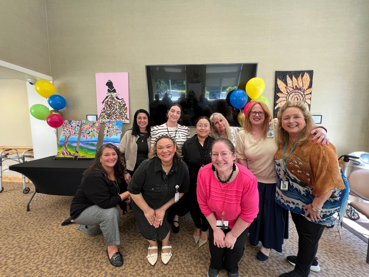 GurwinJewish's tweet photo. Our community came together for a Art Reveal Celebration featuring two pieces of artwork created by the talented residents of Enriched Pathways at Gurwin Jewish - Fay J. Lindner Residences. 

#Gurwin #AssistedLiving #EnrichedPathways #ArtReveal #Community #ArtTherapy #Commack https://t.co/yuqsovKpfL