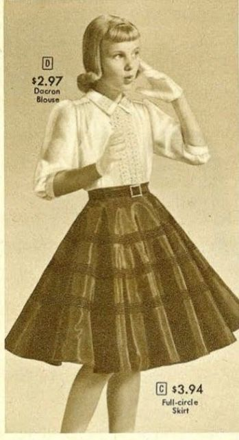 solisteres's tweet photo. Inverted Triangle Body Type
Broad shoulders &amp; bust, narrow hips, less defined waist

Best Dresses: A-line, fit-and-flare, peplum tops

Why: Adds volume to the lower half &amp; creates balance

Tips: scoop necklines, patterned bottoms

Vintage Vibe: 1950s full swing skirts https://t.co/s4QvaSmmqW